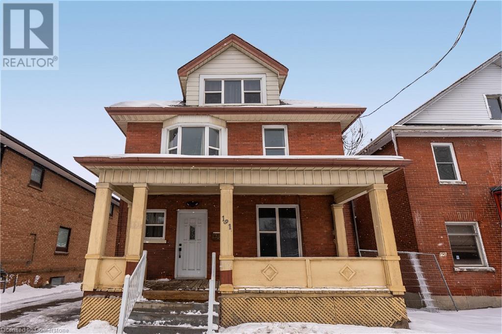 191 Simcoe Street S Property Photo
