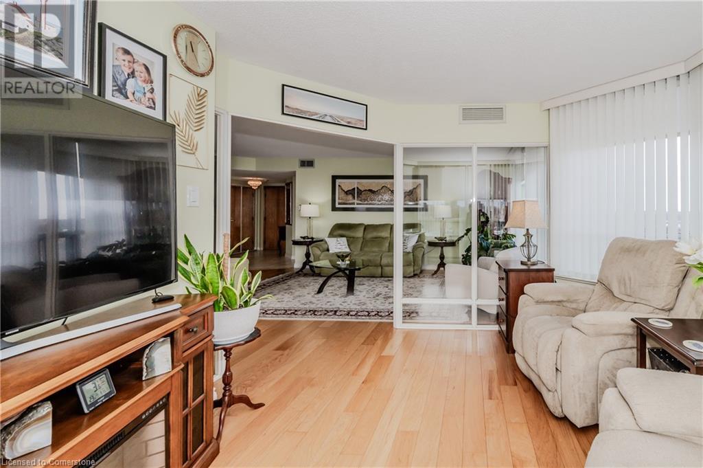 6 Willow Street Unit# 802 Property Photo 12