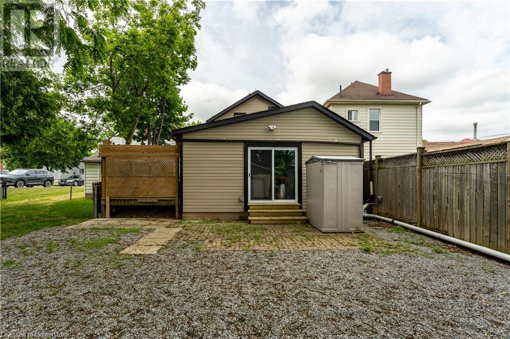 15 Adelaide Street Property Photo 19