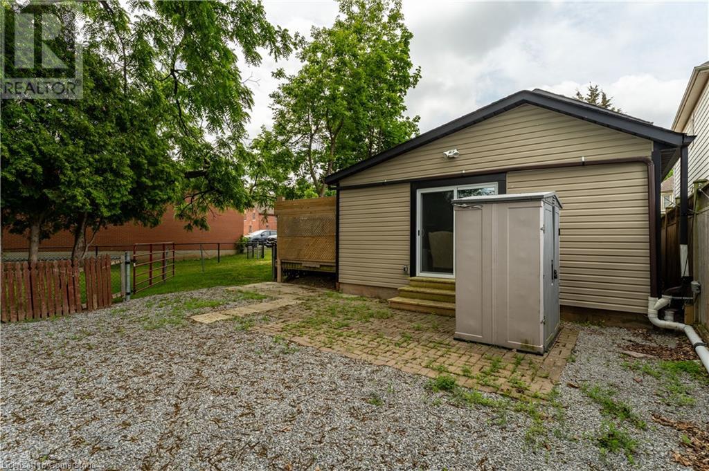 15 Adelaide Street Property Photo 20