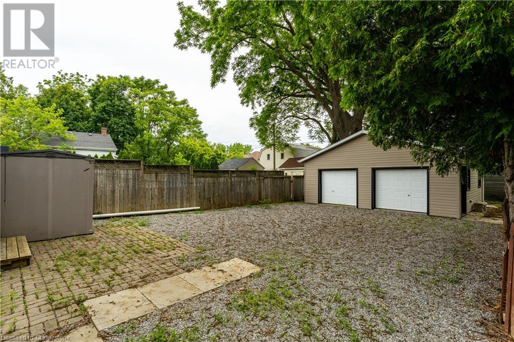 15 Adelaide Street Property Photo 21