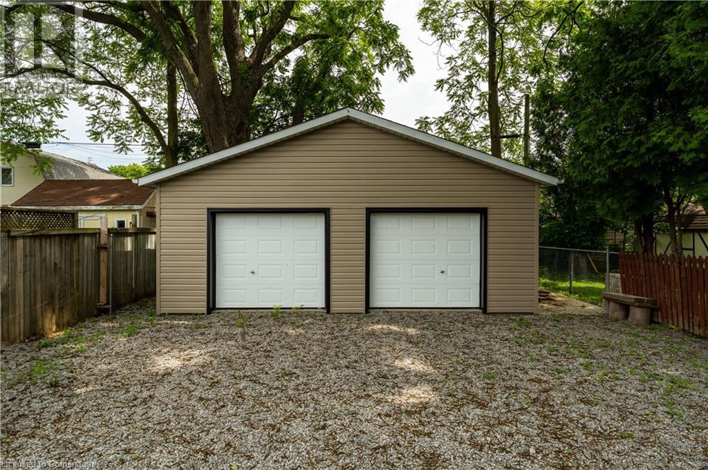 15 Adelaide Street Property Photo 24