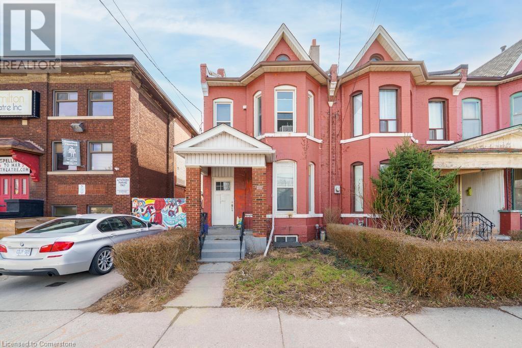 136 Macnab Street N Property Photo