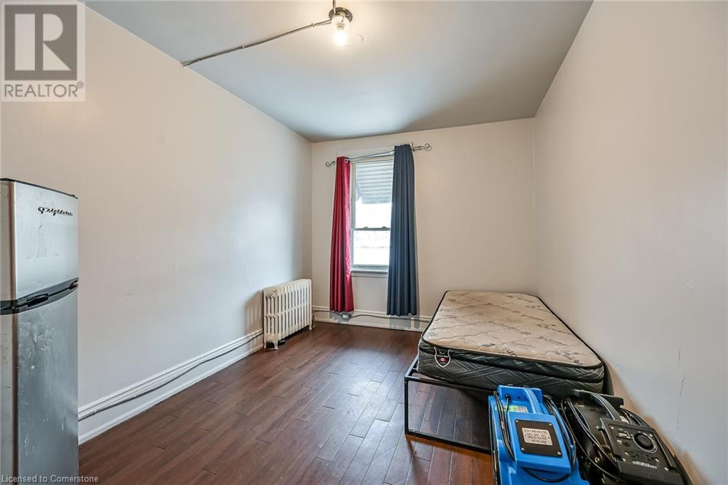 737 Barton Street E Property Photo 46