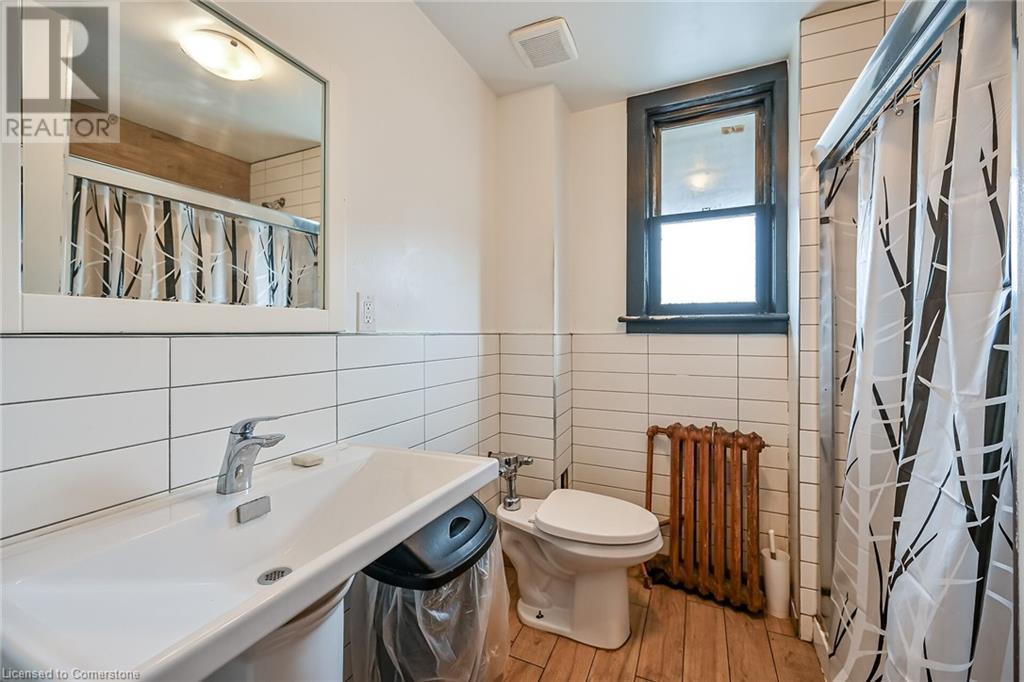 737 Barton Street E Property Photo 48