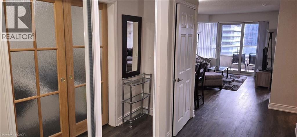 250 Wellington Street W Unit# 1435 Property Photo 5