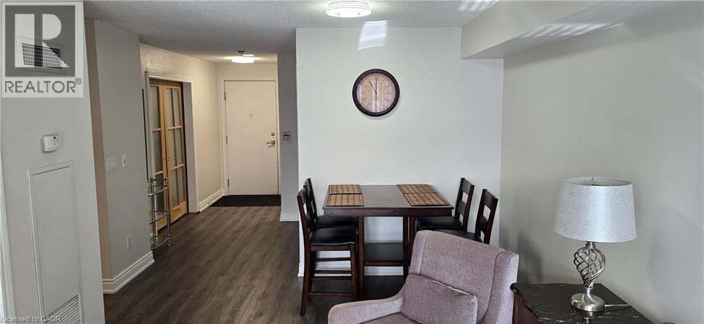 250 Wellington Street W Unit# 1435 Property Photo 8