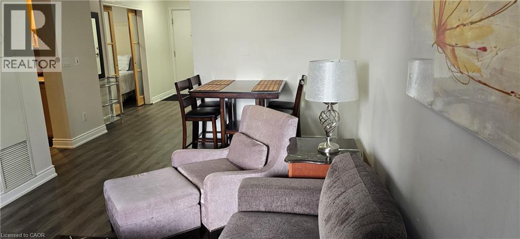 250 Wellington Street W Unit# 1435 Property Photo 18