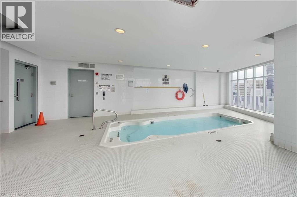 250 Wellington Street W Unit# 1435 Property Photo 35