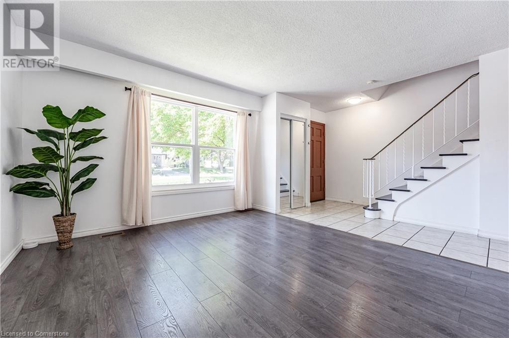 526 Glen Forrest Boulevard Unit# B Property Photo 8