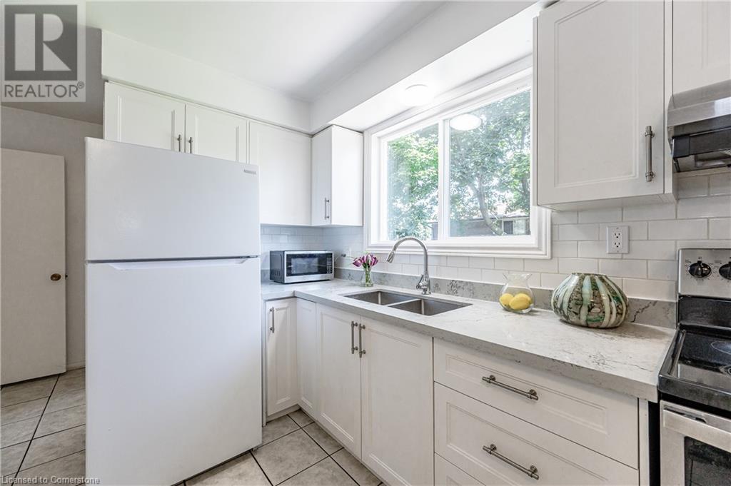 526 Glen Forrest Boulevard Unit# B Property Photo 12