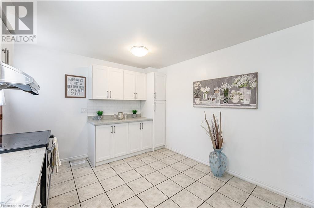 526 Glen Forrest Boulevard Unit# B Property Photo 13