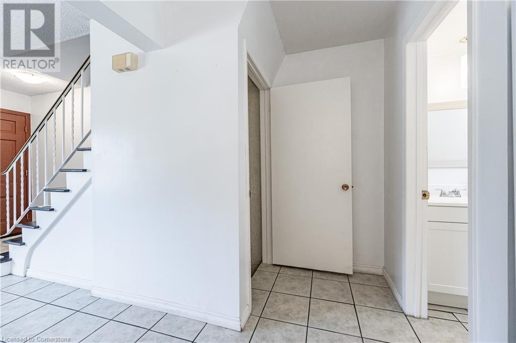 526 Glen Forrest Boulevard Unit# B Property Photo 15