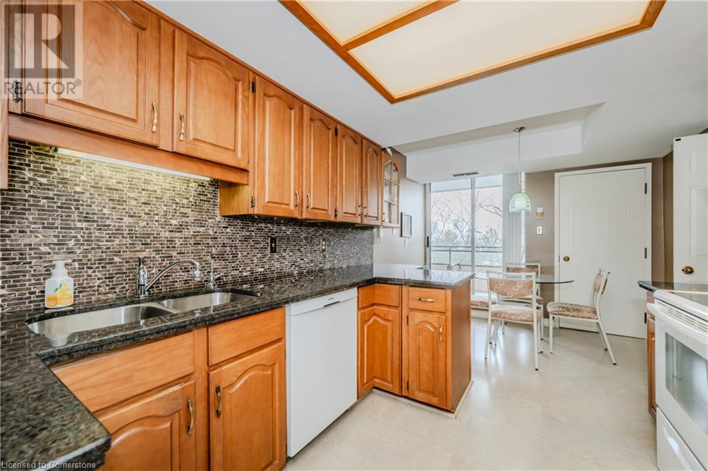 4 Willow Street Unit# 501 Property Photo 15