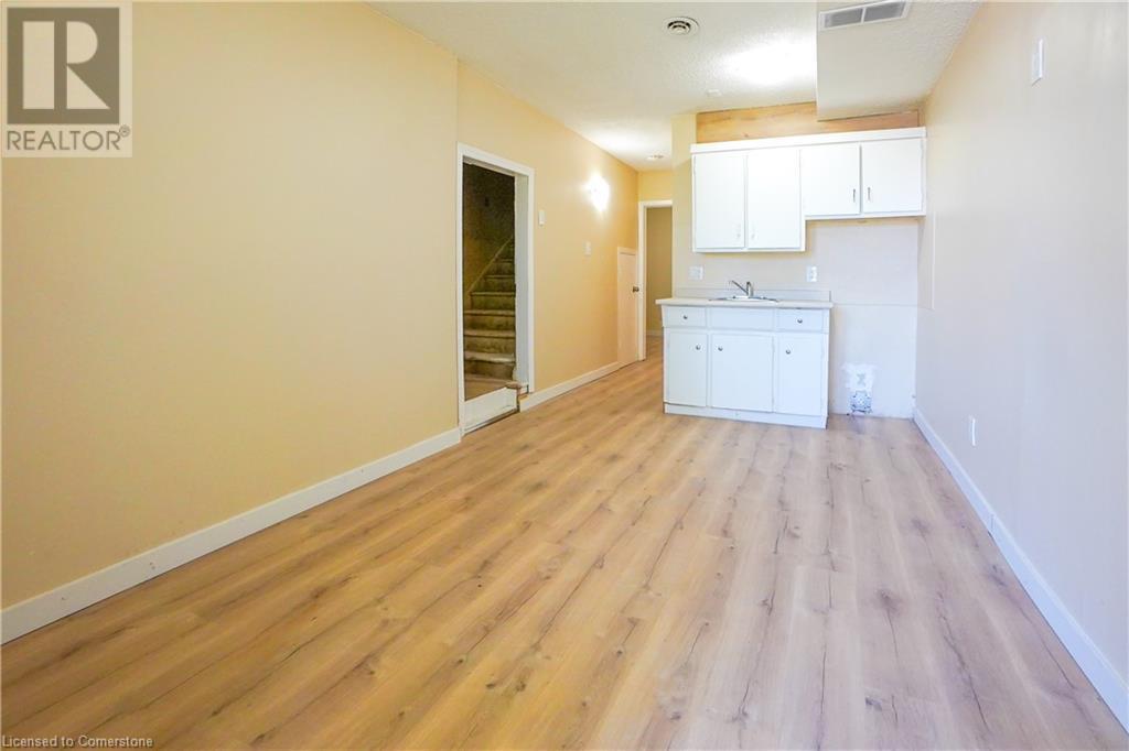 839 Mosley Street Property Photo 7