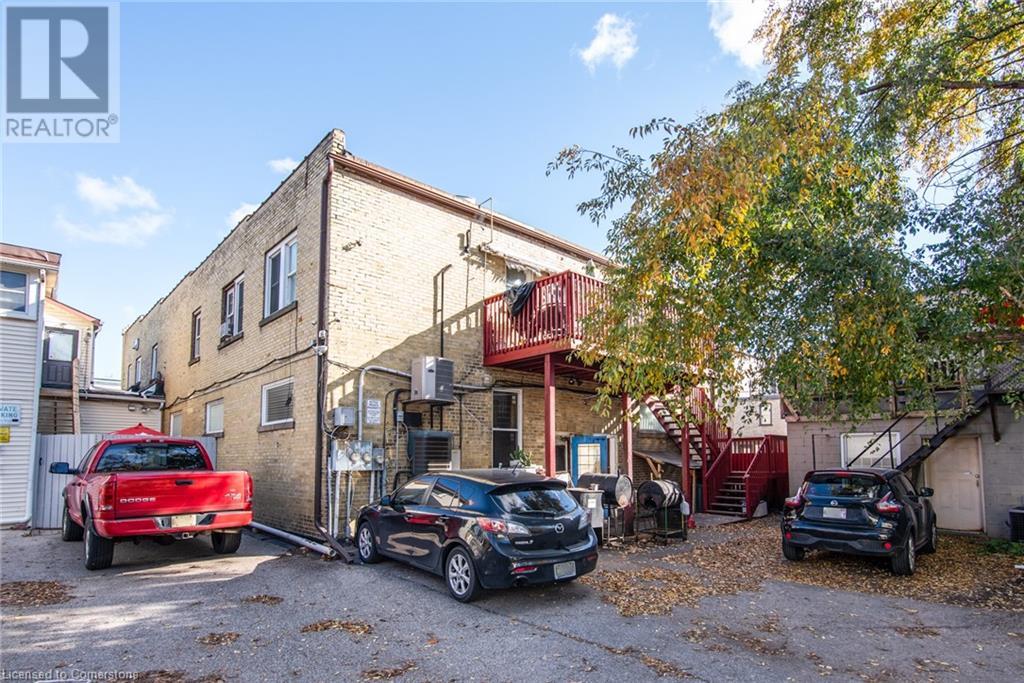 660 King Street E Property Photo 6
