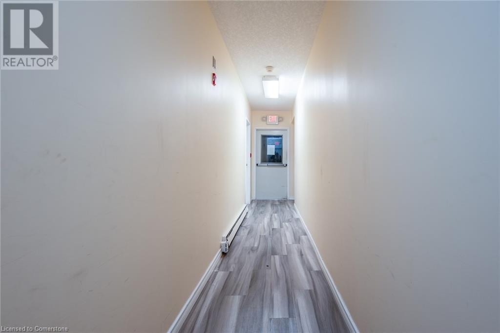 660 King Street E Property Photo 23
