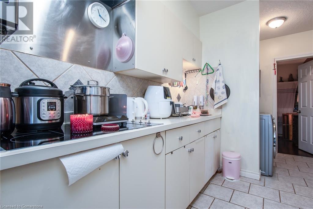 660 King Street E Property Photo 27
