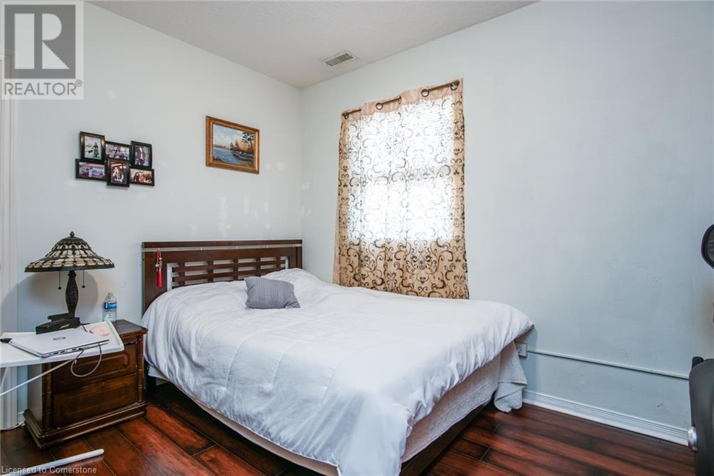 660 King Street E Property Photo 30