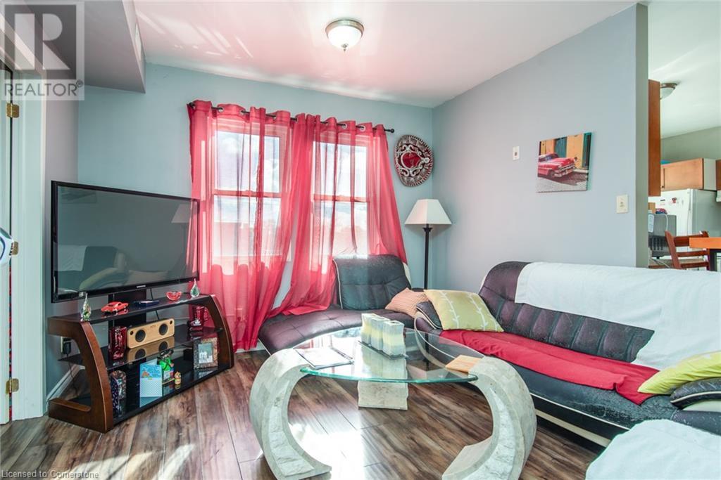 660 King Street E Property Photo 31