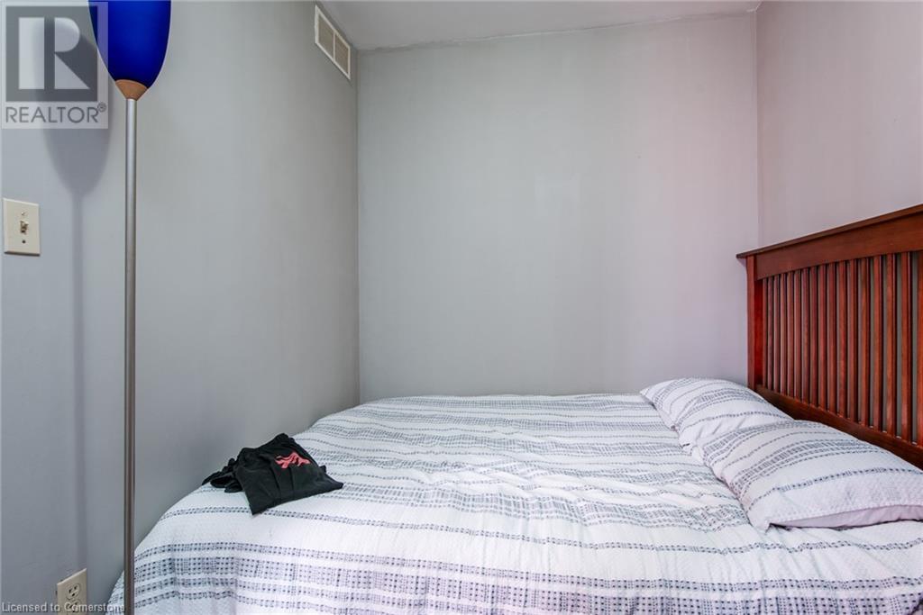 660 King Street E Property Photo 36