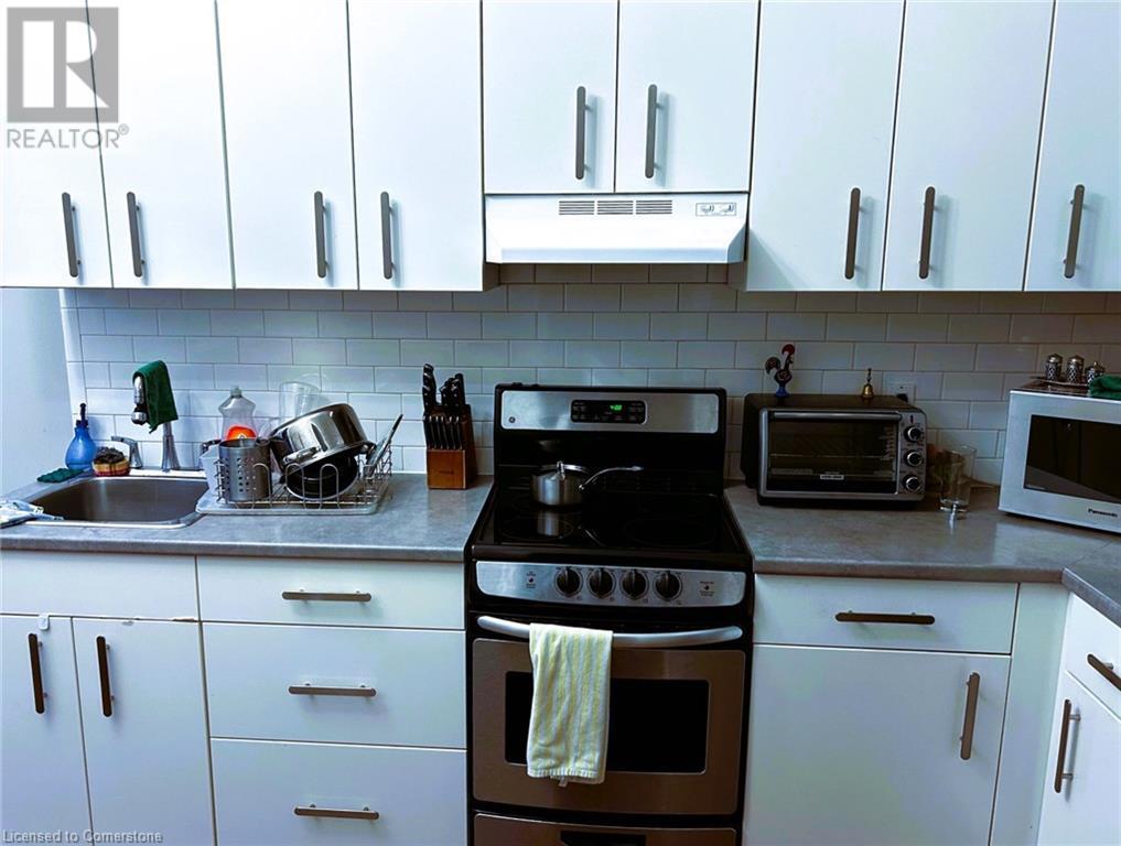 175 John Street S Property Photo 27
