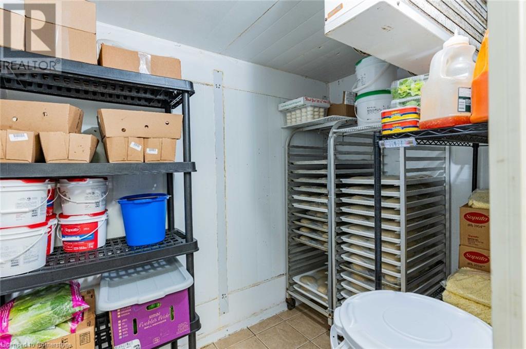 112 Oriole Parkway W Property Photo 10