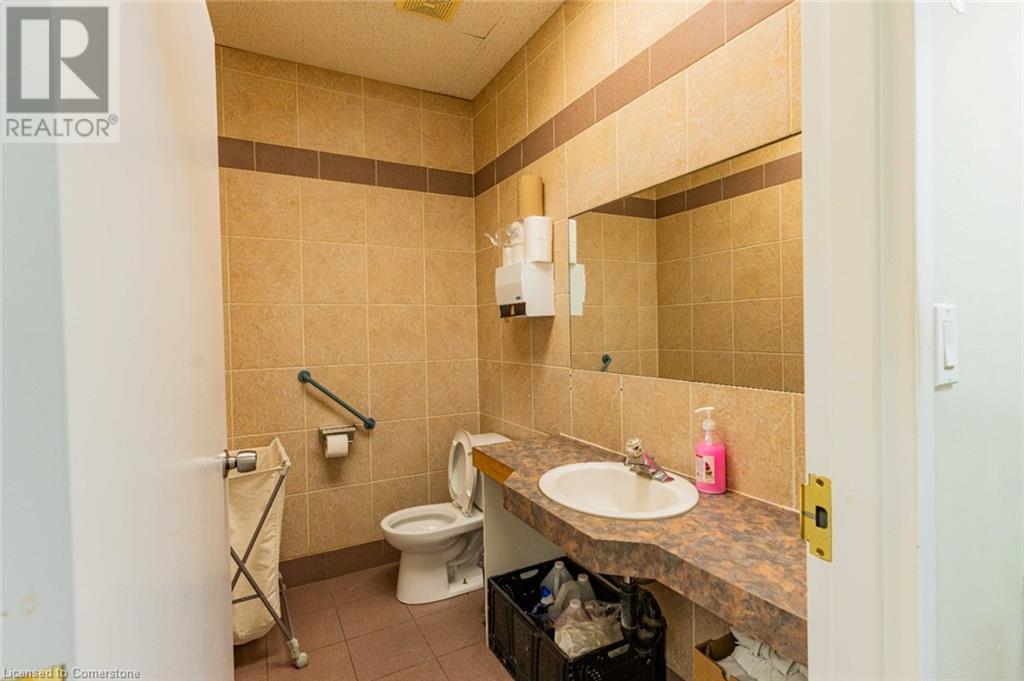 112 Oriole Parkway W Property Photo 26