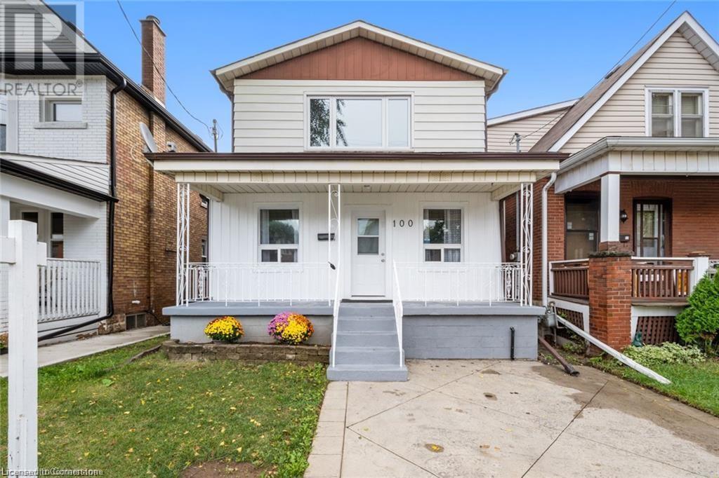 100 Park Row N Property Photo