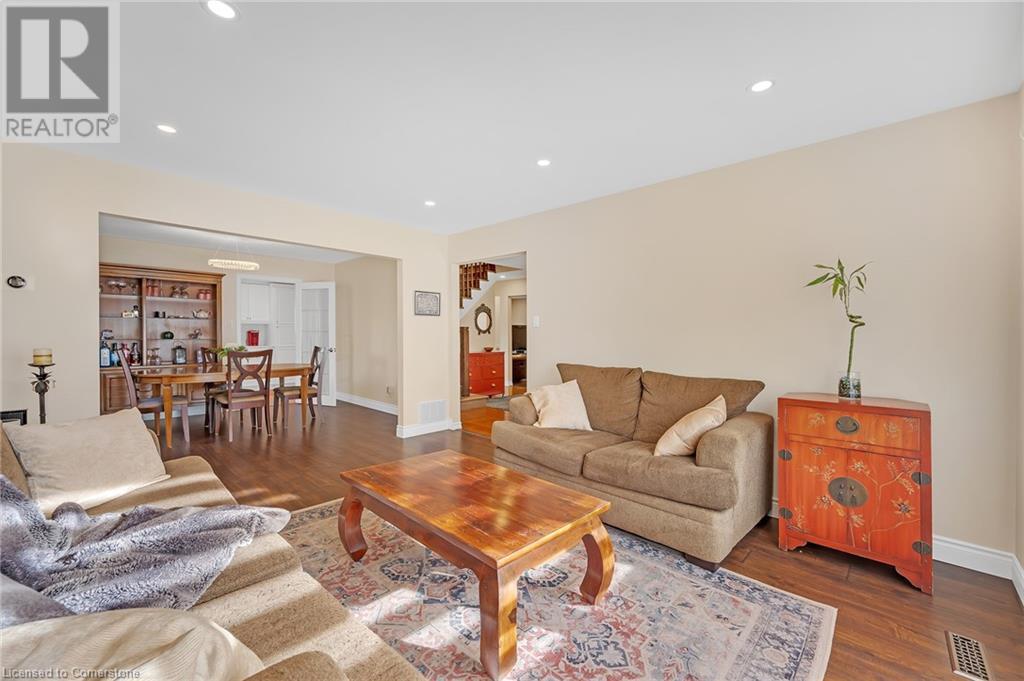 2503 Waterford Street Property Photo 5