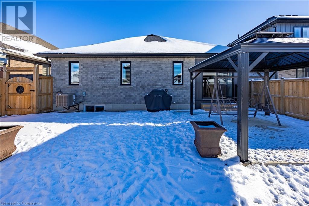 10 Gibbons Street Property Photo 28
