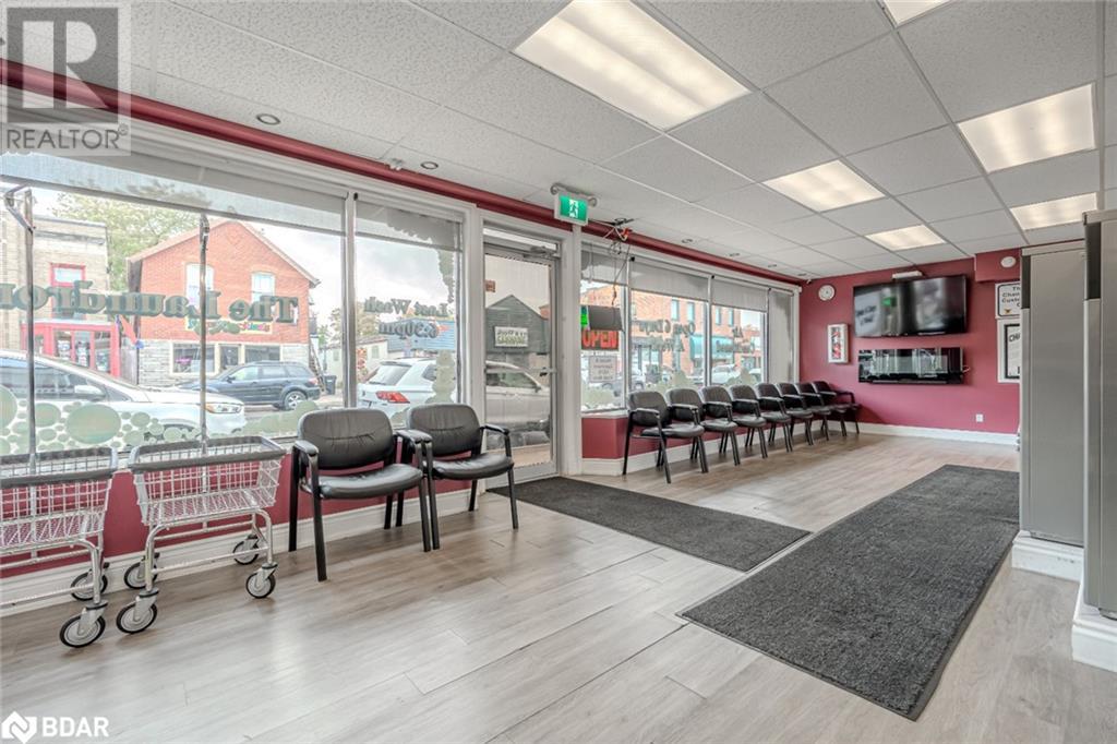 30 Queen Street W Property Photo 6