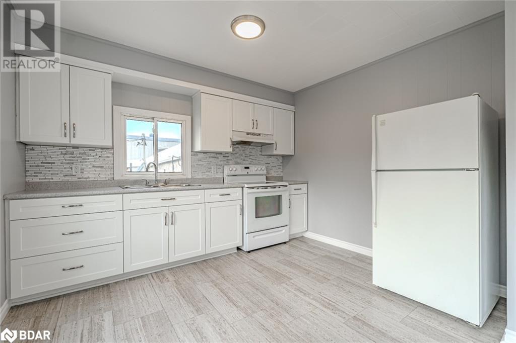 30 Queen Street W Property Photo 16
