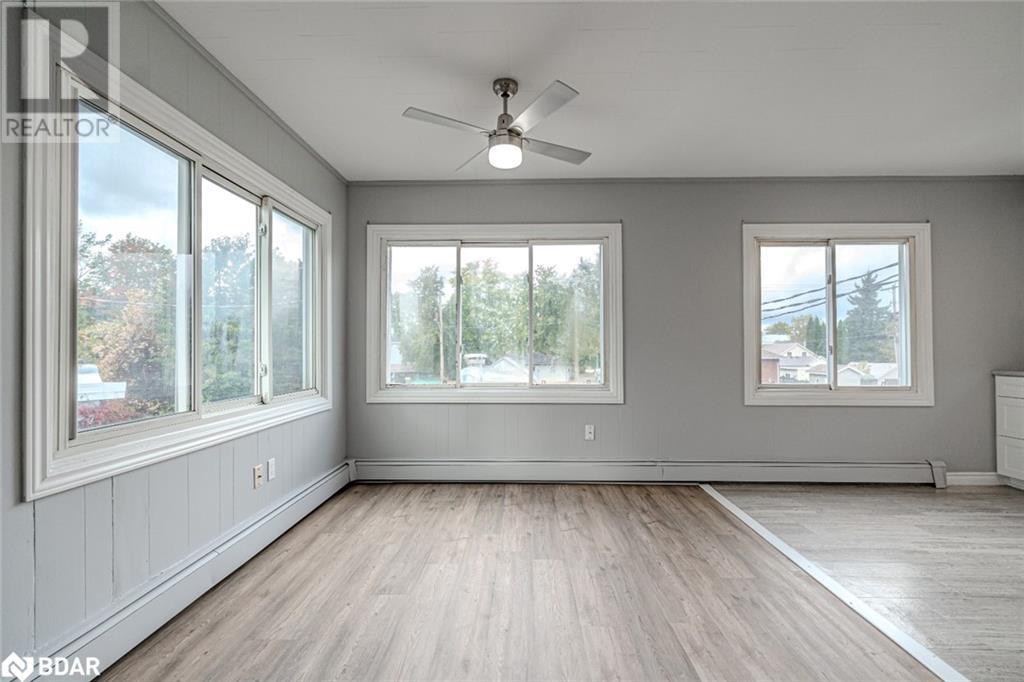 30 Queen Street W Property Photo 17
