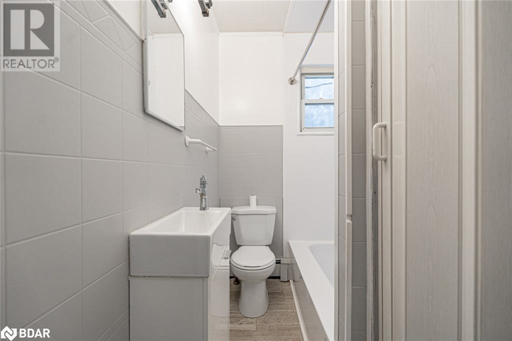 30 Queen Street W Property Photo 21