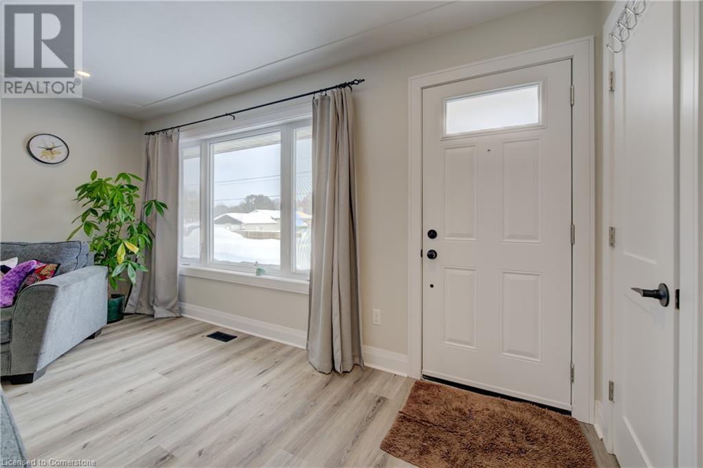 630 Waterloo Street N Property Photo 6