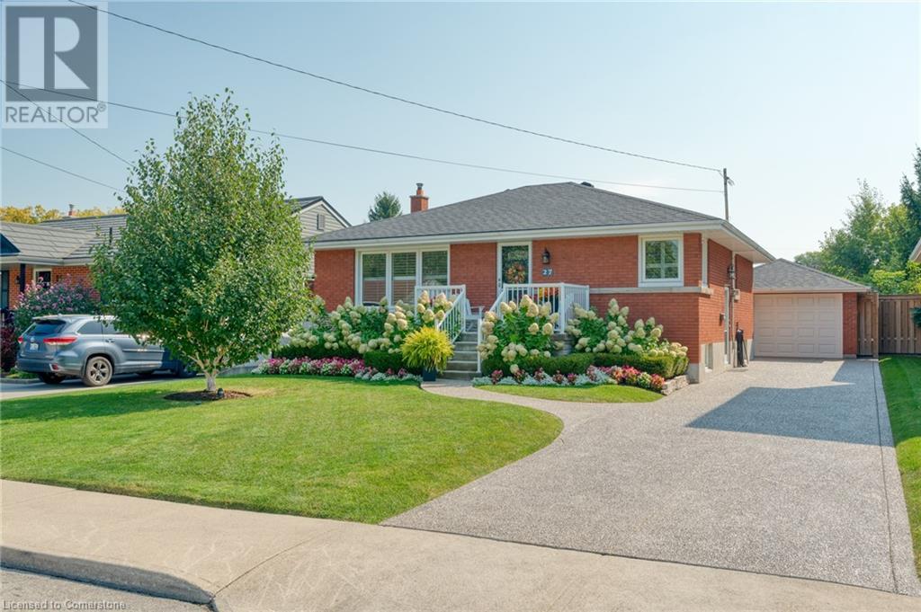 27 Hoover Crescent Property Photo