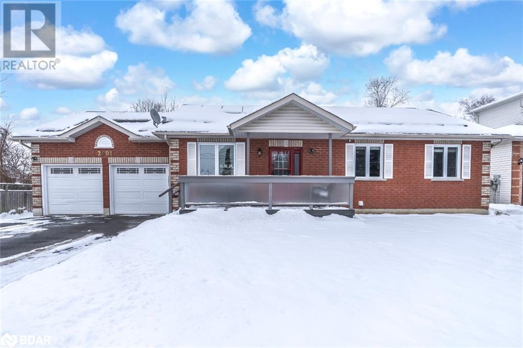 2501 Holiday Way Property Photo