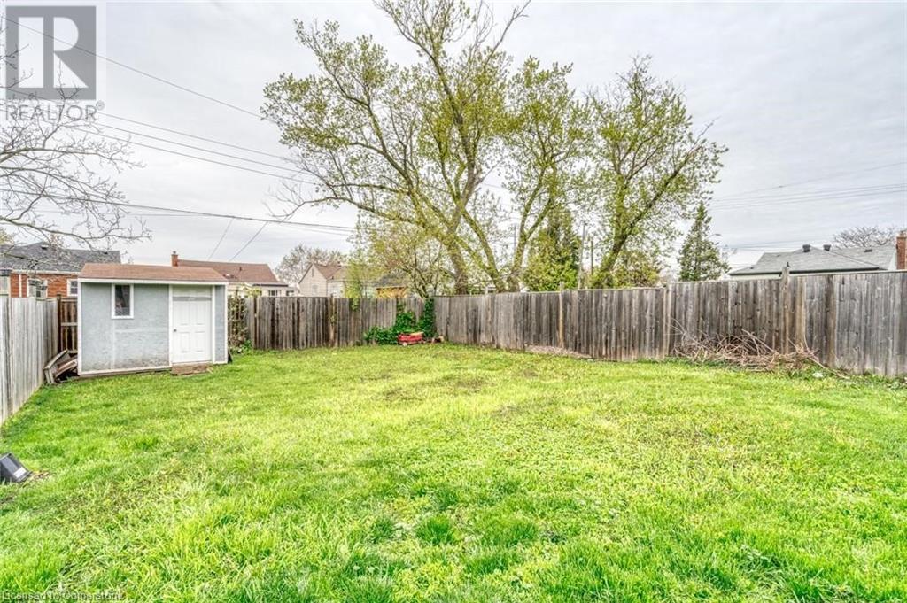 283 Parkdale Avenue N Property Photo 32