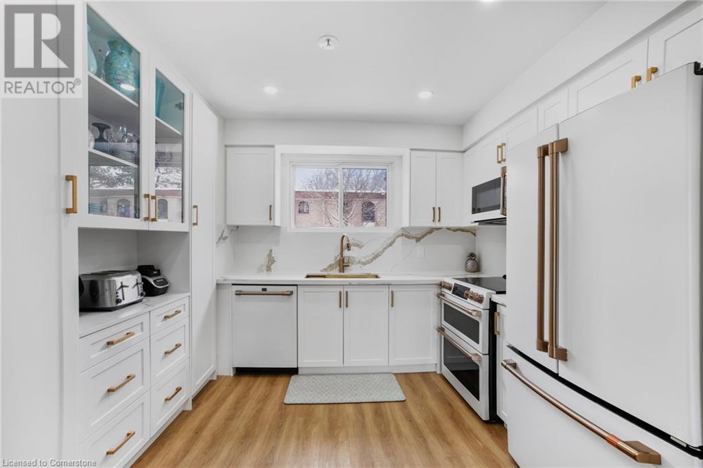 621 Francis Road Property Photo