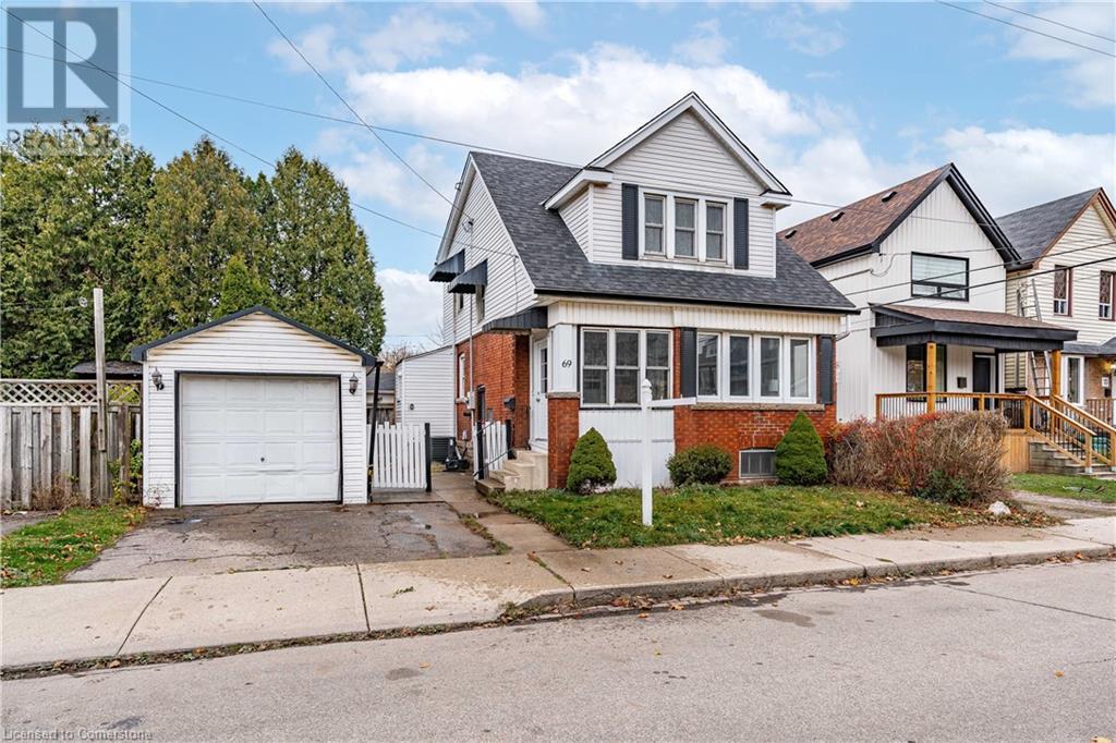 69 Roxborough Avenue Property Photo