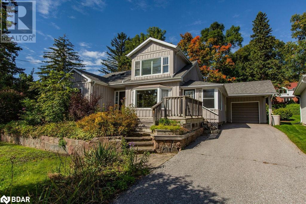 218 Kempenfelt Drive Property Photo