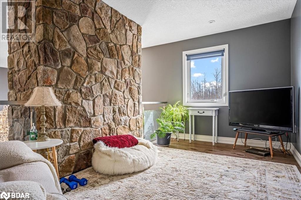 1775 9th Line Property Photo 30