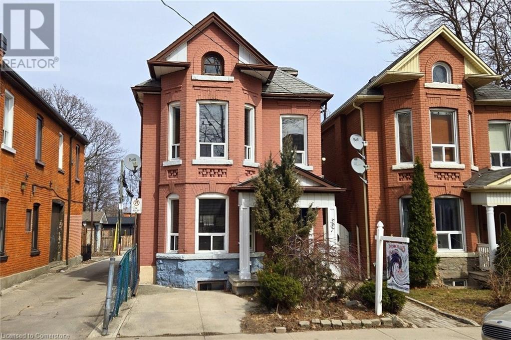 387 King William Street Property Photo