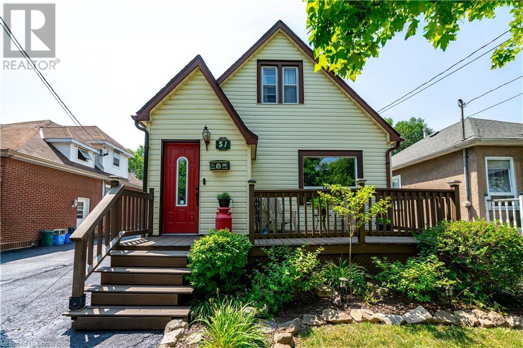 51 Wallace Avenue S Property Photo 1