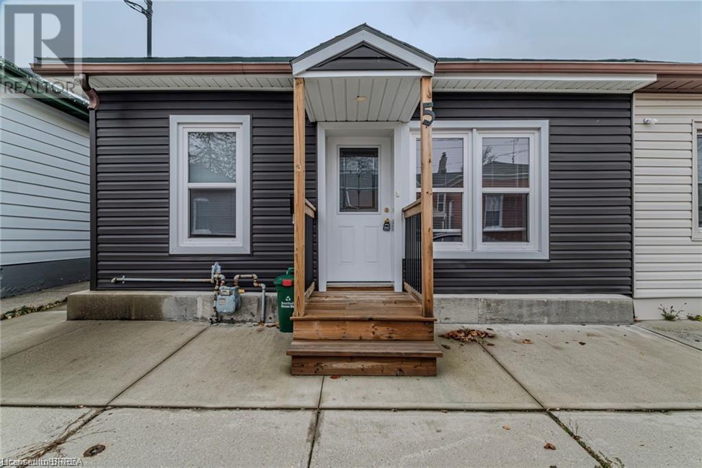 5 Halls Avenue Property Photo