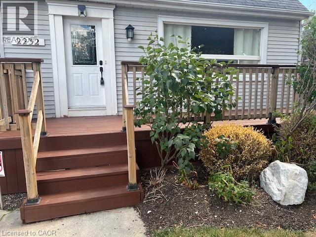 2232 Queensway Street Property Photo 1