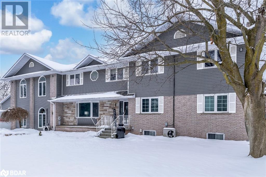 1923 10th Line Property Photo 1