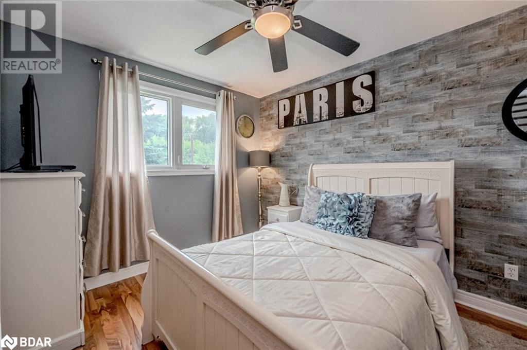 1923 10th Line Property Photo 9