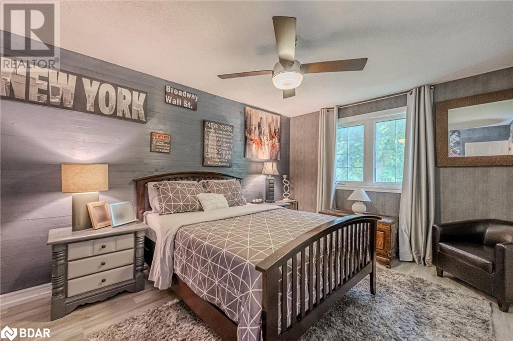 1923 10th Line Property Photo 10